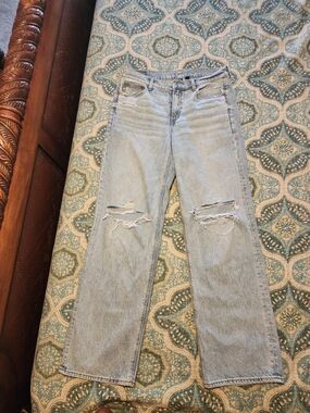 American Eagle Extra Long Sz 8 Light Blue Straight Leg Distressed Jeans
